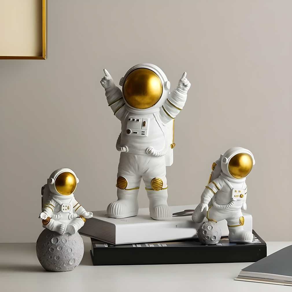 🚀 Astronaut Spaceman Statue Ornament Set of 3